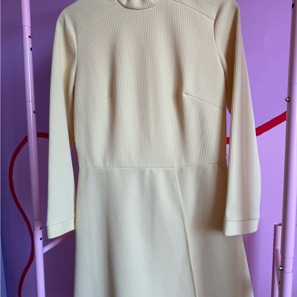 Elegant Butter Yellow Long-Sleeve A-Line Dress - Picture 4 of 4